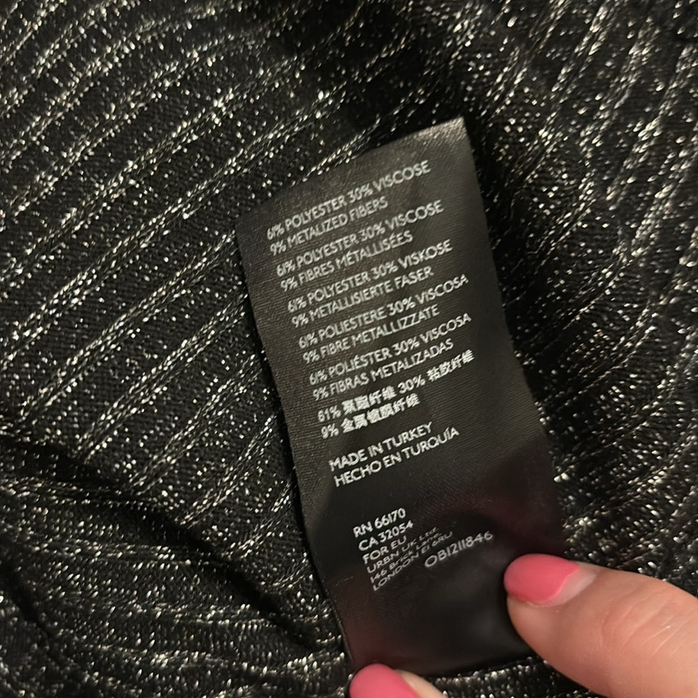 Urban Outfitters Women's Black and Silver Skirt - Picture 10 of 11